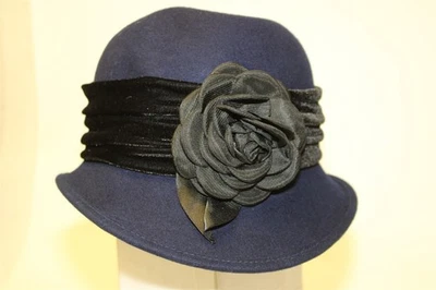 Scala Rose Black Banded Purple Wool Cloche NEW Womens Adjustable One Size Hat - Image 1 of 4