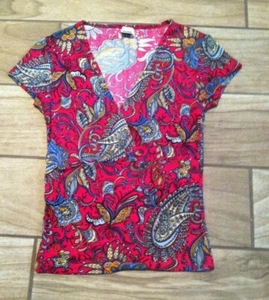New Sz.S WEAR RAMPAGE  Womens Top Rssberry Color  Paisle Print V-Neck  - Picture 1 of 5