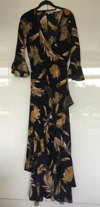 Size 10 Beautiful Blue vanilla Dress Worn Once Only - Picture 1 of 3