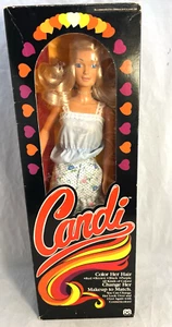 Muñeca Mego Candi 18" con caja, maquillaje y soporte 1979 en caja original - Imagen 1 de 15