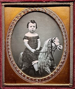 VERY RARE 1/6 PLATE CASED DAGUERREOTYPE -  A CUTE BOY ON APPALOOSA HOBBY HORSE - Picture 1 of 3