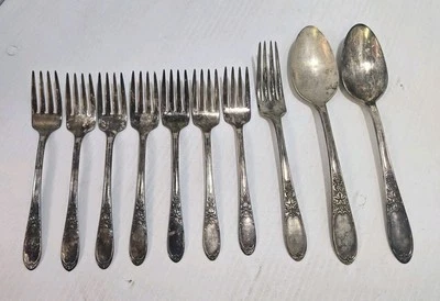 Винтажные посеребренные столовые приборы WM ROGERS IS бордовое шампанское 10 шт. виноград б/у - Изображение 1 из 4