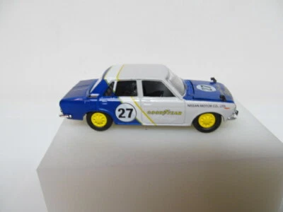  Nissan Bluebird 1600 SSS M2 Auto-Japan Series - Suelto - Blanco/Azul '69 Foto 1 de 2