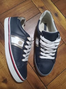 Size 8 1/2 Tommy Hilfiger Blue Sneaker - Picture 1 of 11