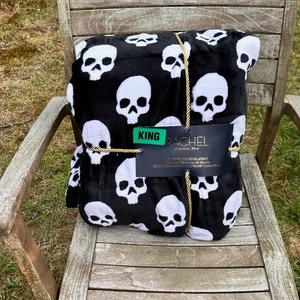 Rachel Roy KING Size Flannel Plush Skull Blanket Black White Halloween NEW - Picture 1 of 10