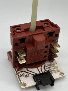MIELE DG 155 SELECTOR SWITCH & KNOB OEM P/N 8200630 3CH/326 4723650 2325191 - Picture 1 of 5
