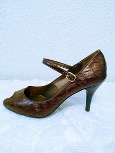 Predictions Women's Brown Faux Leather Strap Buckle Peep Toe 3 3/4" Heels sz 8.5 - Picture 1 of 4