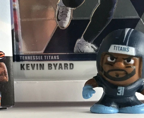 Kevin Byard NFL Teenymates 1" Figure & 2020 Mosaic Base #195. Titans star Safety Cover