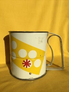 Vintage Androck USA Triple Screen Hand Flour Sifter Retro Mid Century Red Yellow - Picture 1 of 3