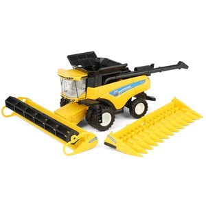 1/64th New Holland CR8.90 Combine with Corn and Grain Headers by ERTL ERT13870 - Picture 1 of 8