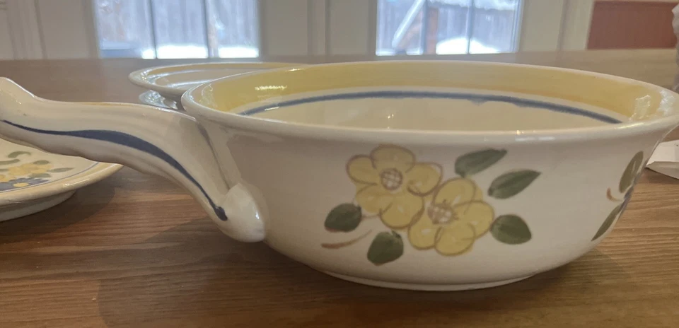 Vintage Red Wing Brittany 1 Quart Casserole Dish - Image 1 of 4