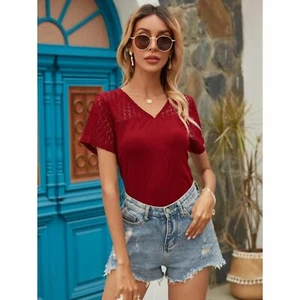 Camiseta para mujer SHEIN de encaje en contraste roja con cuello en V manga corta | mediana - Imagen 1 de 5