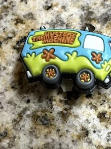 SCOOBY-DOO Cartoons - Shoe Charm (Jibbitz) THE MYSTERY MACHINE (Fits Crocs1) - Picture 1 of 2