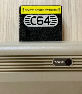 ✅ 4IN1 COMMODORE 64: INTERNATIONAL SOCCER PITFALL POLE POSITION GYRUSS VOL.1 ✅ - Picture 1 of 9