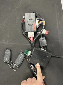 Directed 4X05.2 Brain With Directed DB3 Antenna 6112T and 2 Remotes 7146V - Picture 1 of 13