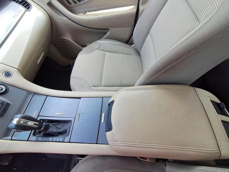 (LID ARMREST ONLY) Console Front Floor SE Fits 13-19 TAURUS 2535788 Foto 1 de 1