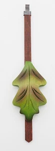 Reloj Cuco Hoja Roble Péndulo Verde 2" Ancho NUEVO Hecho en Alemania 7 1/2" Largo - Imagen 1 de 2