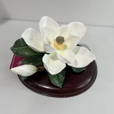 Obra Maestra Bone China Magnolia Flor Estatuilla por HOMCO 1985 Decoración De Colección Foto 1 de 4