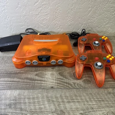 Consola Nintendo N64 Funtastic Fire Orange con cable de alimentación 2 mandos no OEM Foto 1 de 4