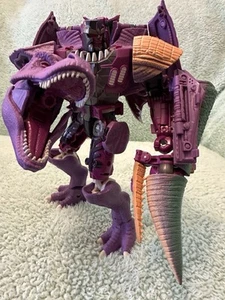 Megatron - Transformers War for Cybertron Kingdom Leader Class - Picture 1 of 4