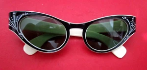 Vintage 1950's Cat Eye Sunglasses Black/White Rhinestone Details Green Lenses - Picture 1 of 6
