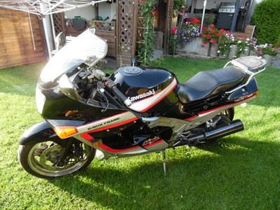 Motorrad Kawasaki ZX 10 Bauj. 1988 - Bild 1 von 4