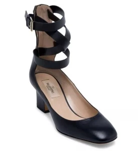 Valentino Garavani Heels 35.5 Black Rockstud Leather Back Zip Ankle Wrap Pump - Picture 1 of 12