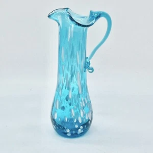 Jarrón de vidrio artístico soplado a mano jarra azul y blanco salpicaduras mango aplicado 6"" - Imagen 1 de 7