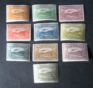 Francobolli Nuova Guinea 1939 posta aerea set corto 10 francobolli inutilizzati incernierati - Foto 1 di 9