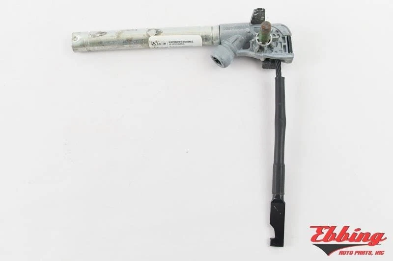 Driver Left Front Seat Belt Anchor ID: 68164339AA Fits 12-16 Dodge Dart 694946 Foto 1 de 4