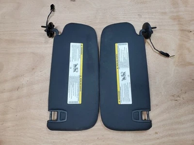 Quebra-sol esquerdo e direito Jeep Grand Cherokee 2014-2021 preto iluminado fabricante de equipamento original - Imagem 1 de 4