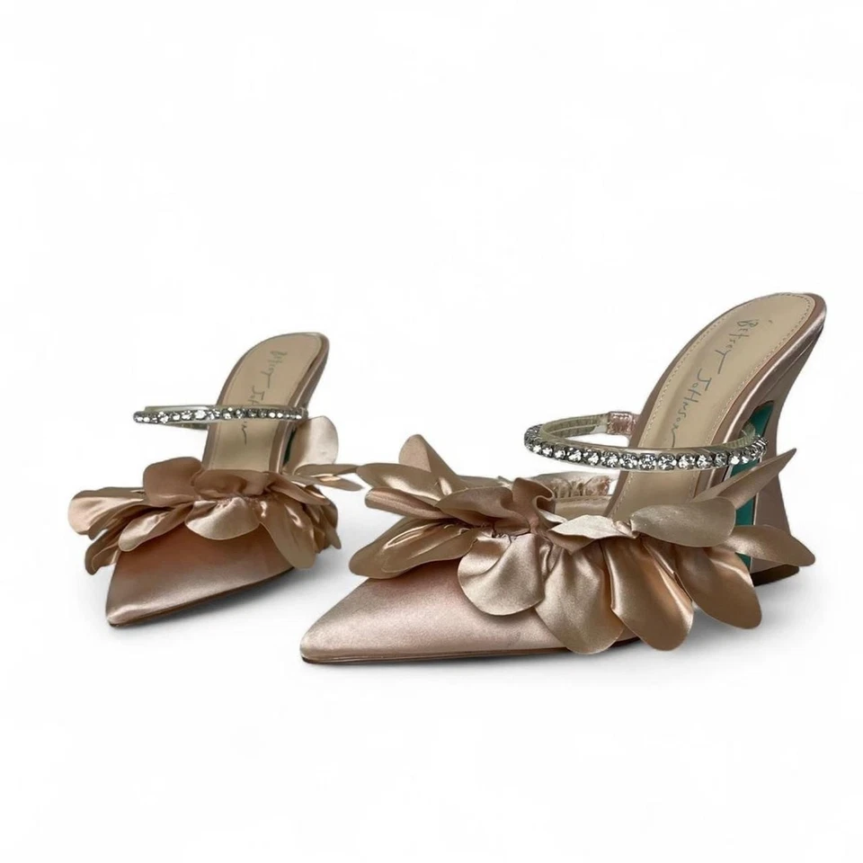Betsey Johnson The Jayde Pump Rosa Satinado Estrás Floral Tirantes Tacones 7.5 Foto 1 de 4
