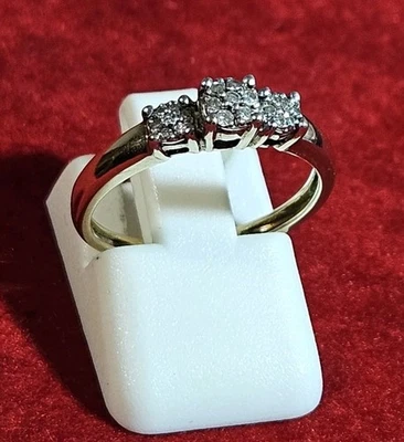 9ct Gold & Diamond Triple Cluster Ring: Size L: 1.7 Grams: 0.20Carats: Hallmark - Image 1 of 4