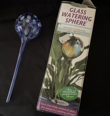 ESFERA DE RIEGO DE VIDRIO Azul y Blanco. Foto 1 de 4