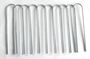 GANCHOS DE METAL U PINES PARA RIEGO MALLA DE TIERRA RED DE MALEZAS, CLAVIJAS DE TELA GRAPAS NUEVAS. - Imagen 1 de 2