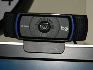 Logitech C920s Pro HD 1080p Webcam with Privacy Shutter - Picture 1 of 3