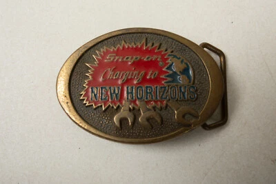 Snap On 充电至 New Horizons 皮带扣 (B2C) 实心黄铜 BTS SSX-1410 — 第 1/4 张图片