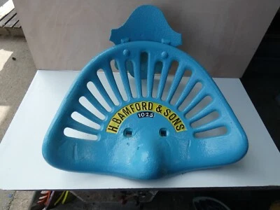 TRACTOR   IMPLEMENT   SEAT   VINTAGE   BAMFORD & SONS  1025 LION  BADGE - Image 1 of 4