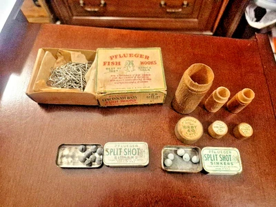 1 Pflueger Cincy Bass Hooks 3421-BT 3 Wooden Hook Containers & 2 Sinker Tins - Image 1 of 2