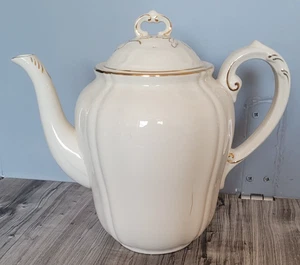 Cafetera antigua Villeroy Boch Mettlach crema económica borde dorado Francia Sarre - Imagen 1 de 9