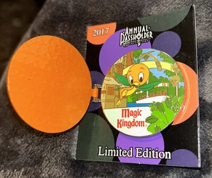 Disney Pin Florida Orange Bird Passholder Magic Kingdom 2017 Hinged - Picture 1 of 2