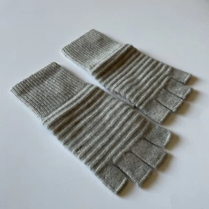 NORDSTROM WOMENS CASHMERE KNIT FINGERLESS GLOVES GREY OS NWOT - Picture 1 of 9