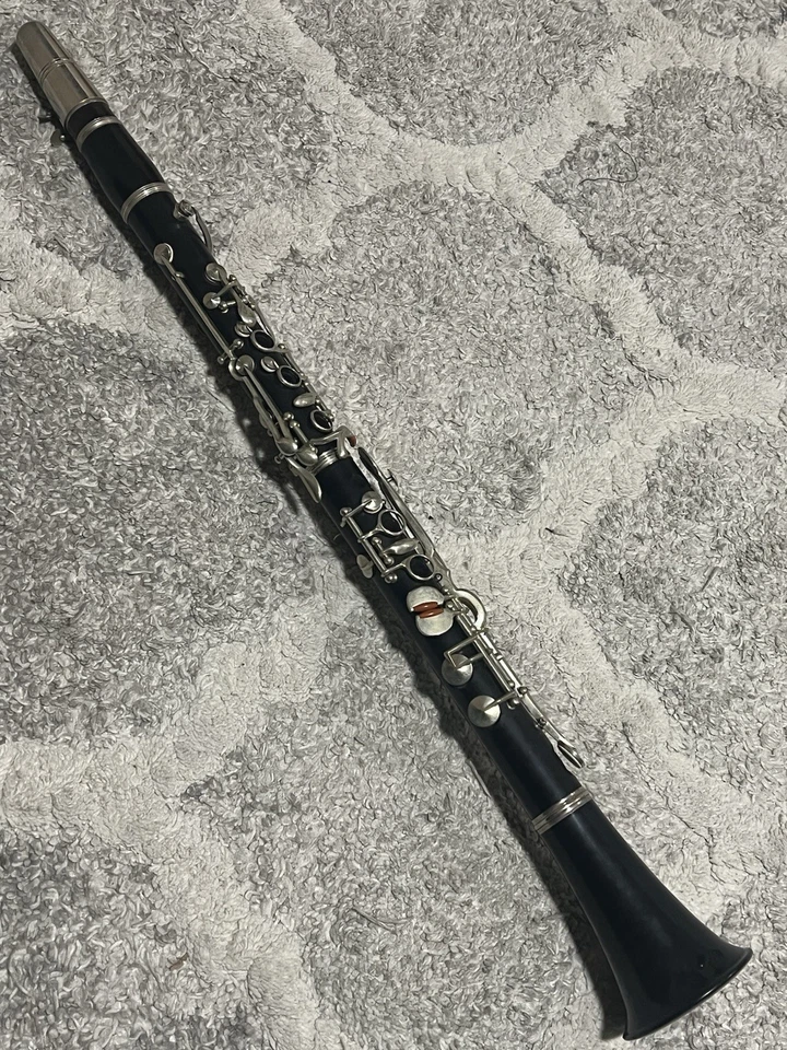 Clarinete L.Penzel Miller&CO Albert System madera vintage. Sin estuche completamente restaurado Foto 1 de 4