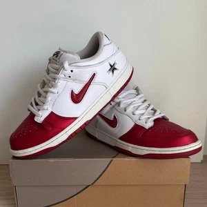 Nike SB Dunk Low x Supreme Varsity Red Men Sneakers CK3480-600 - -Size 10 - Picture 1 of 13