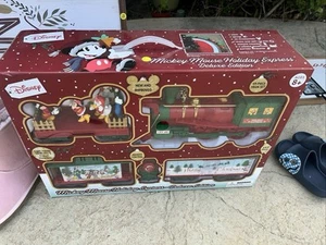 Disney Mickey Mouse Holiday Express Edición Deluxe 49 Piezas Juego de Tren - Imagen 1 de 5