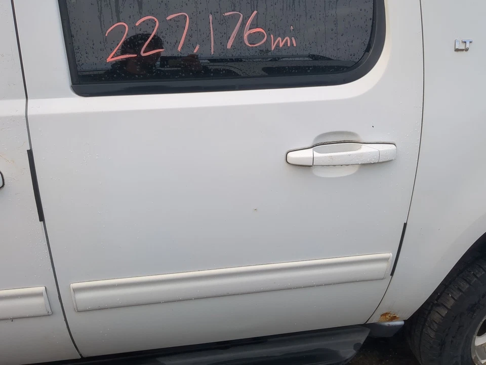 2007-2014 Chevrolet Suburban 1500 Driver Rear Door Oem H4VU9 - Imagem 1 de 1