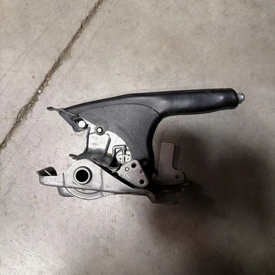 Manija de emergencia de freno de estacionamiento Nissan 370z 2009-2020 OEM CJ111 Foto 1 de 4