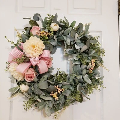 Corona de oreja y eucalipto de cordero, corona floral de seda rosa, corona de puerta de entrada Foto 1 de 4