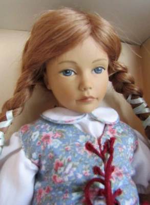 Heidi Ott Little Ones 12" ANNELIESE, serie M niña, piernas dobladas, en caja Foto 1 de 4