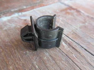 1997-98-99-2000-01-02-03-04-05-06 Jeep Wrangler TJ Lug Wrench Hold Down Clip - Picture 1 of 1